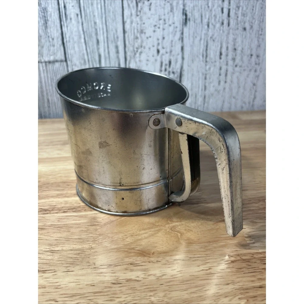 Vintage Bromco 3 Cup‎ Flour Sifter Kitchen Squeeze Handle farmhouse metal USA